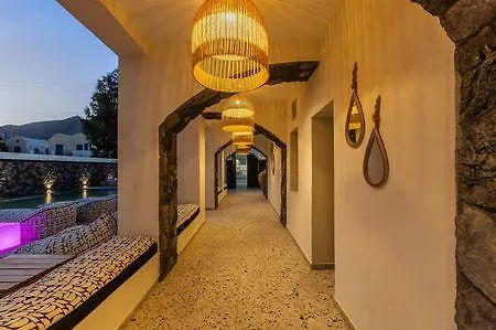 فندق Santo Mangata Boutique And بيريسا