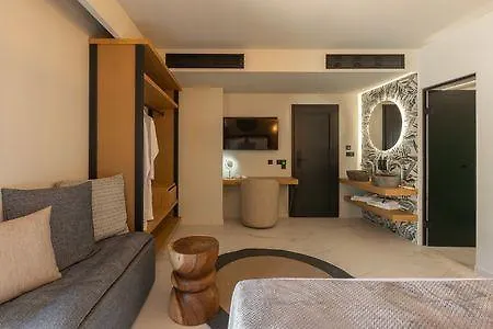 Santo Mangata Boutique And بيريسا