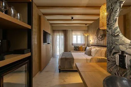 Santo Mangata Boutique And بيريسا