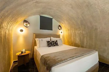 Santo Mangata Boutique And بيريسا