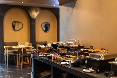 Santo Mangata Boutique And بيريسا