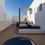 מלון Santo Mangata Boutique And 5*