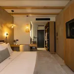 מלון Santo Mangata Boutique And 5*