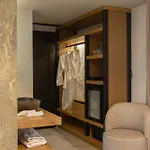 מלון Santo Mangata Boutique And פריסה