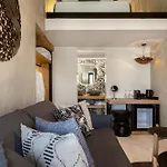 Santo Mangata Boutique And