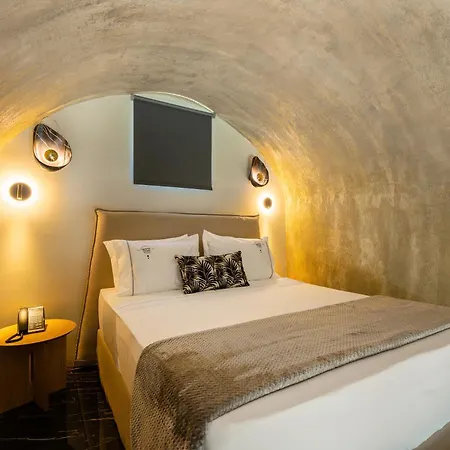 Santo Mangata Boutique And 5* Perísza