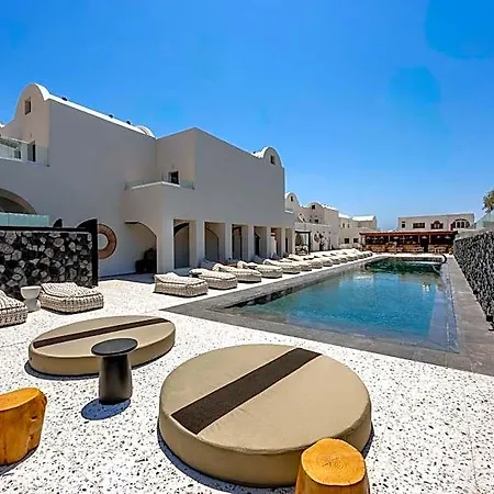 Santo Mangata Boutique And