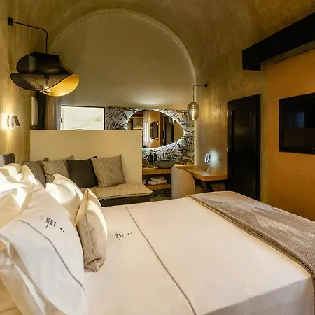 Santo Mangata Boutique 5* Perissa (Santorini)